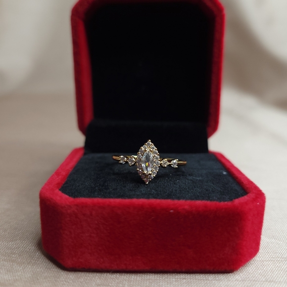 18K Gold Plated Eye Shaped Cubic Zircon Ring - Picture 4 of 8